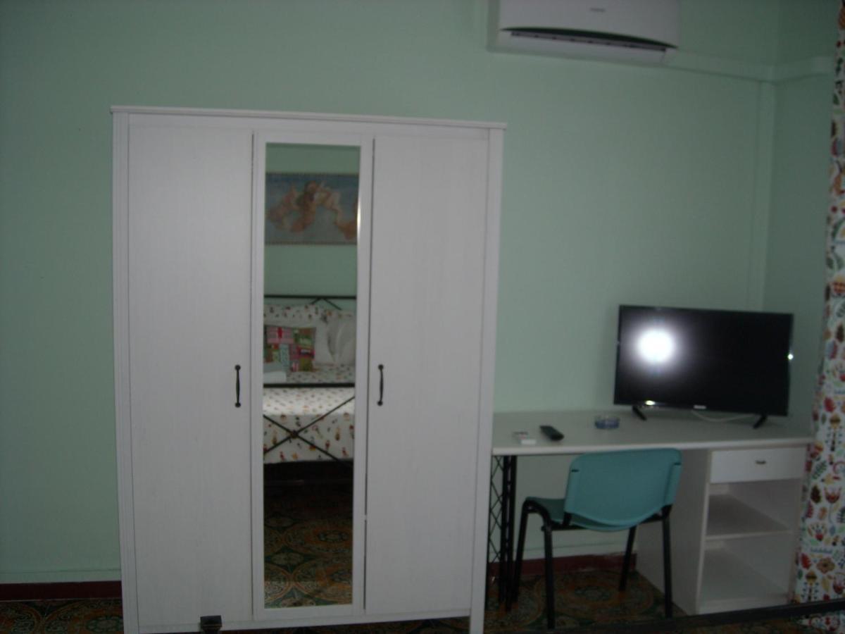 Giovannixxlll B&B CTA Exterior foto